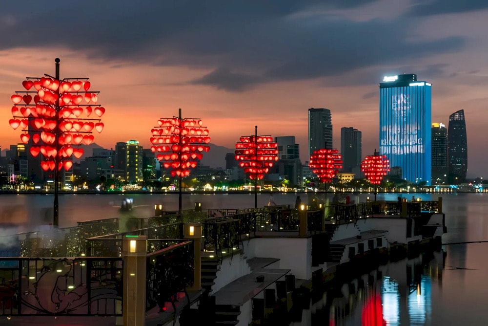 Stunning view of Love Bridge Da Nang at night